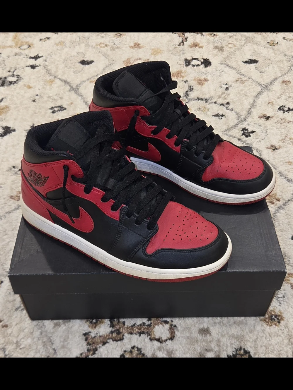 Nike Air Jordan 1 Mid Men's Size 9.5 Banned (2020)